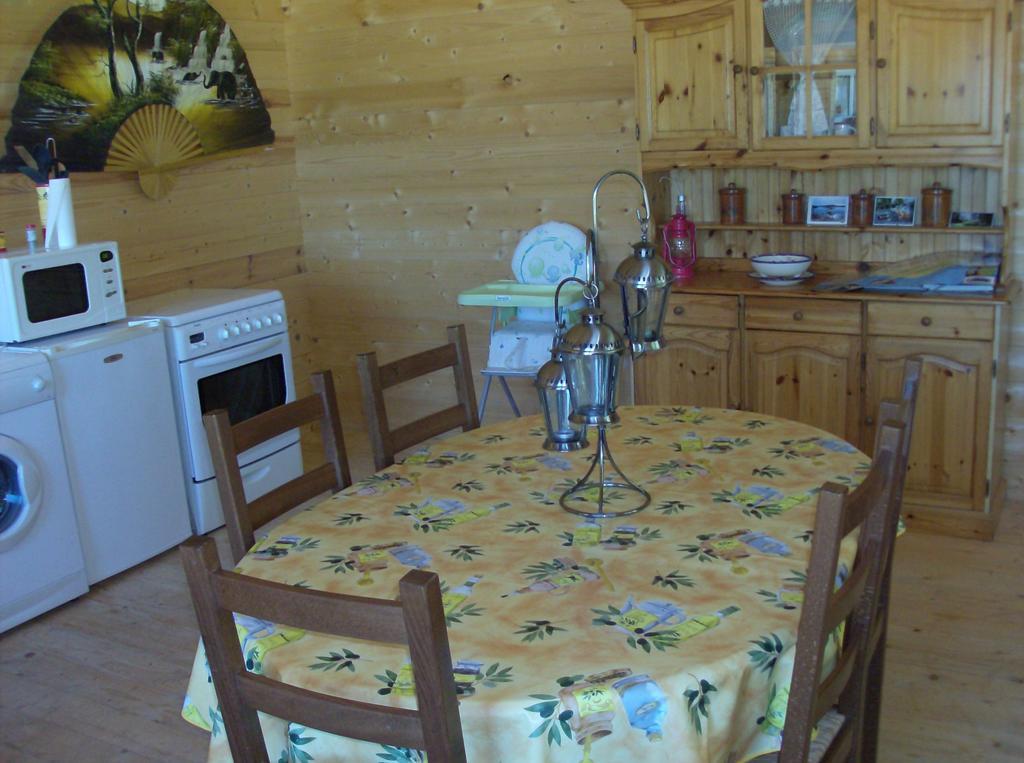 Le Chalet Des 4 Saisons Bed and Breakfast Mers-sur-Indre Exterior foto
